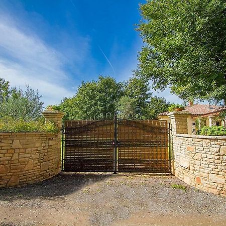 Holiday Home Sarita Šišan エクステリア 写真
