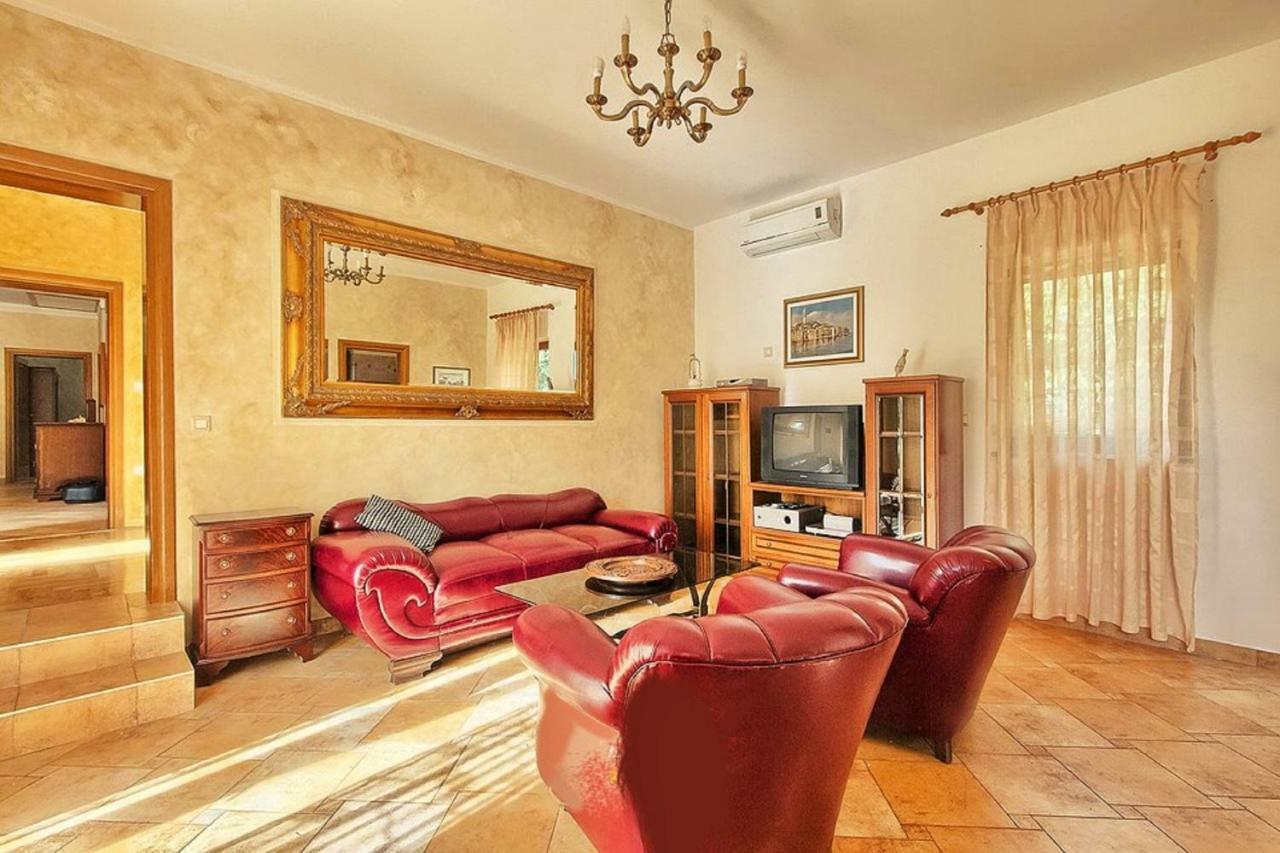 Holiday Home Sarita Šišan エクステリア 写真