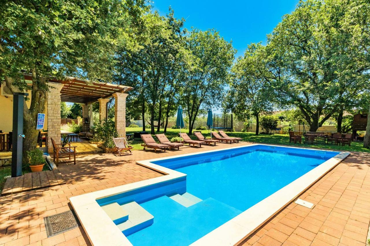 Holiday Home Sarita Šišan エクステリア 写真