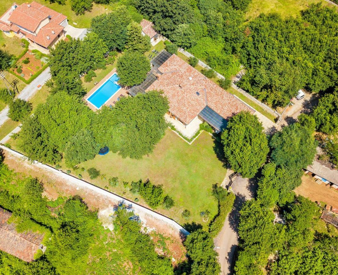 Holiday Home Sarita Šišan エクステリア 写真