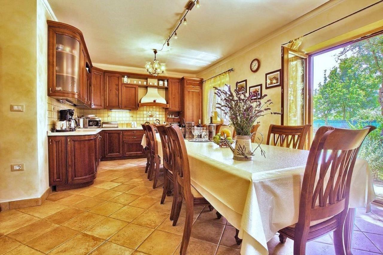 Holiday Home Sarita Šišan エクステリア 写真