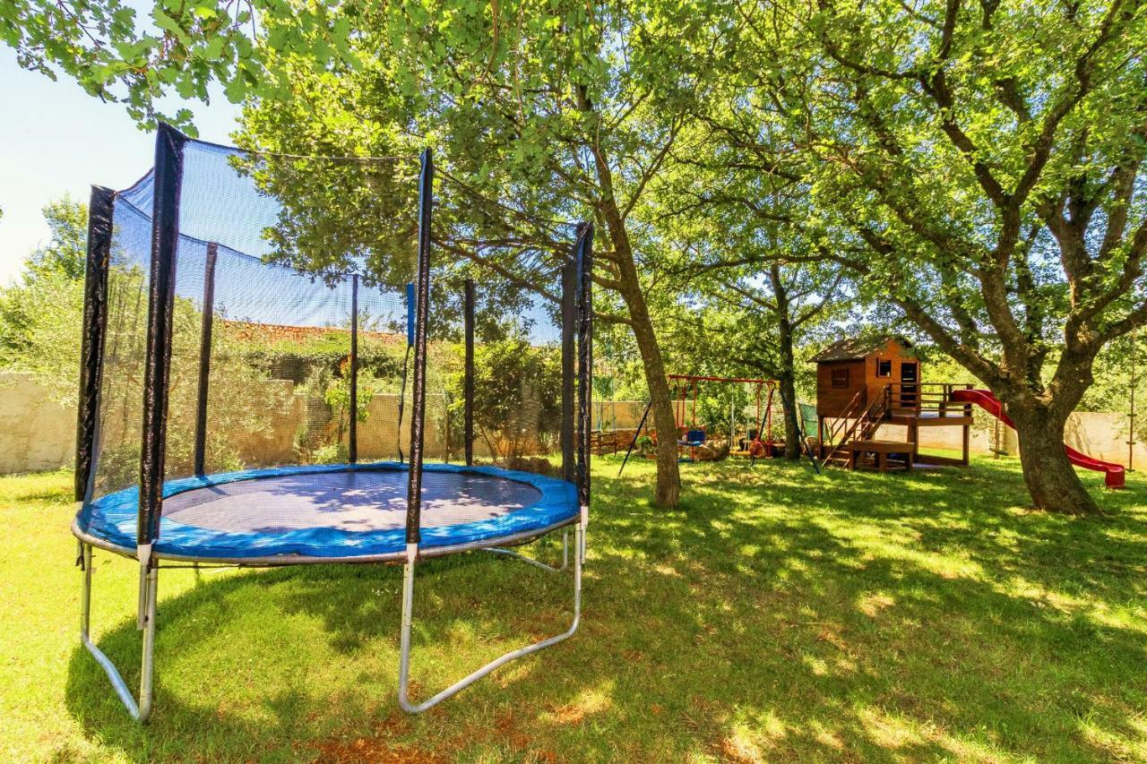 Holiday Home Sarita Šišan エクステリア 写真