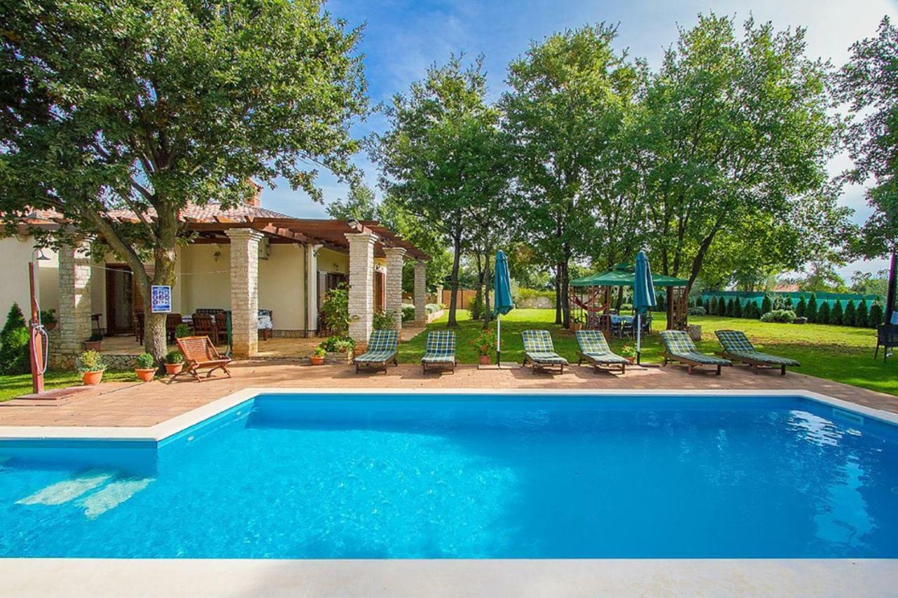 Holiday Home Sarita Šišan エクステリア 写真
