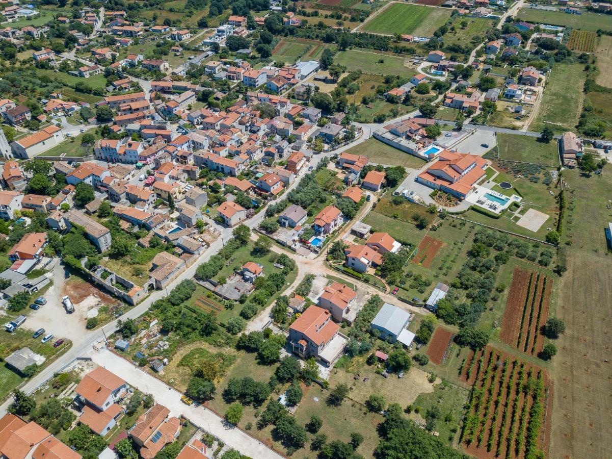 Holiday Home Sarita Šišan エクステリア 写真